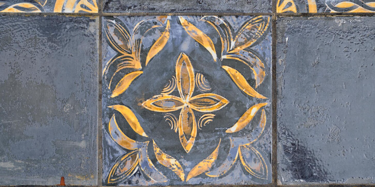 Tratamiento de pulido y brillo de baldosa hidráulica, acabado profesional.